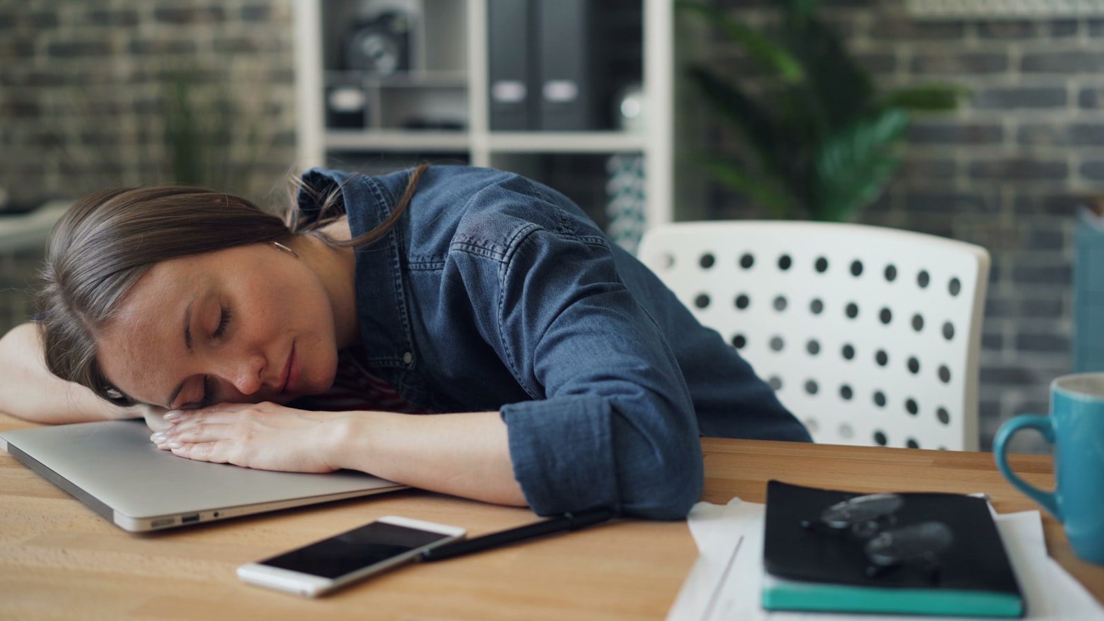 Shift Work and Sleep: Why Night Shifts Fight Your Circadian Rhythm and What Helps