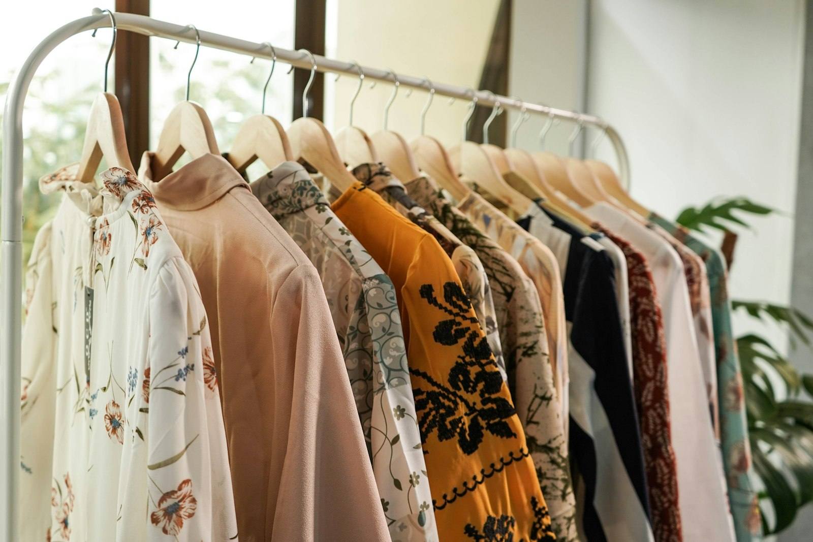 Clothing Sizes Explained: UK vs US vs EU, Vanity Sizing, and Why You Should Measure Instead