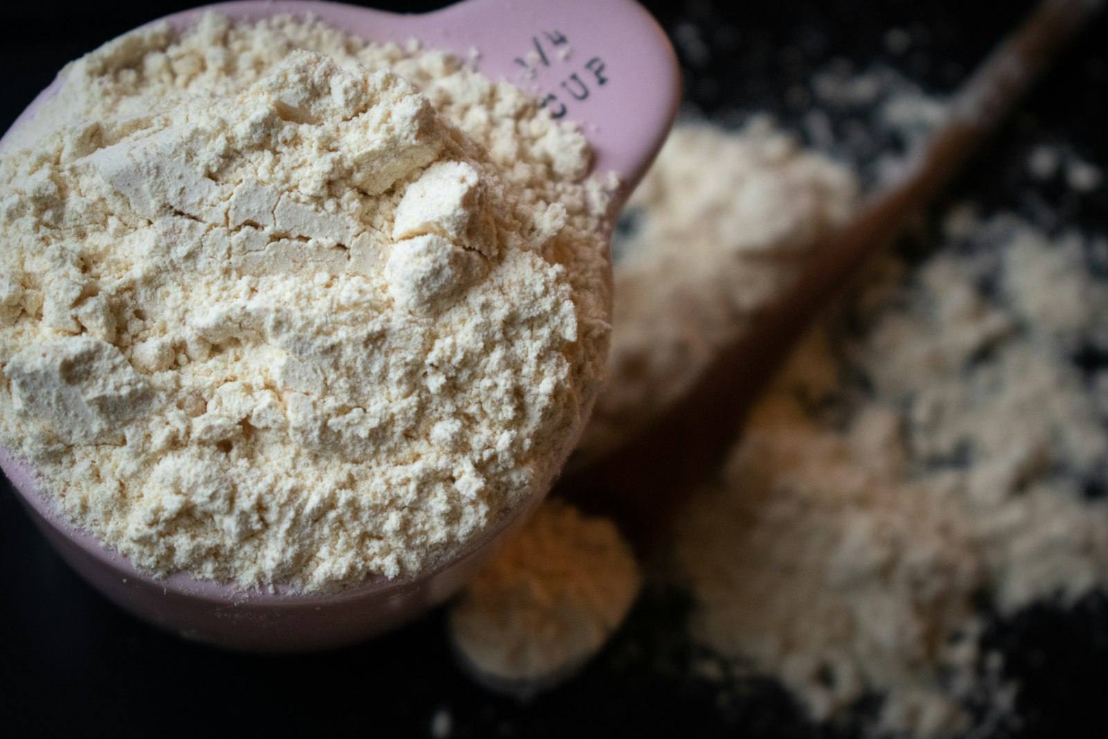 Why Professional Bakers Never Use Cups — Density, Flour Compaction, and the Case for Weight Measurement