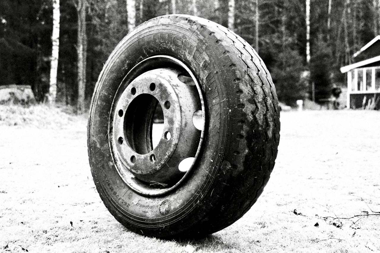 Pressure Converter — PSI, Bar, kPa & mmHg for Tyres, Blood & Weather